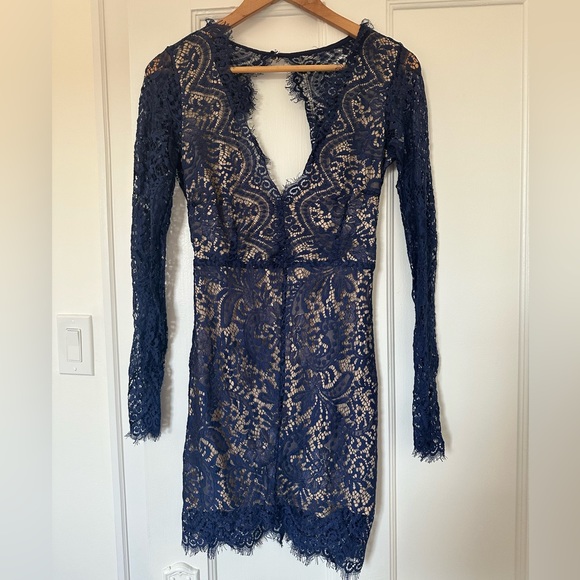 Lace Dress MEDIUM - Picture 3 of 5